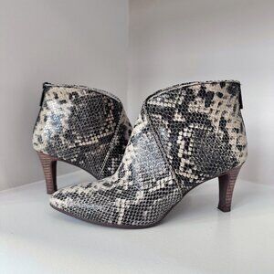 Seychelles Ankle Boot in Neutral Snakeskin Print Size 6
